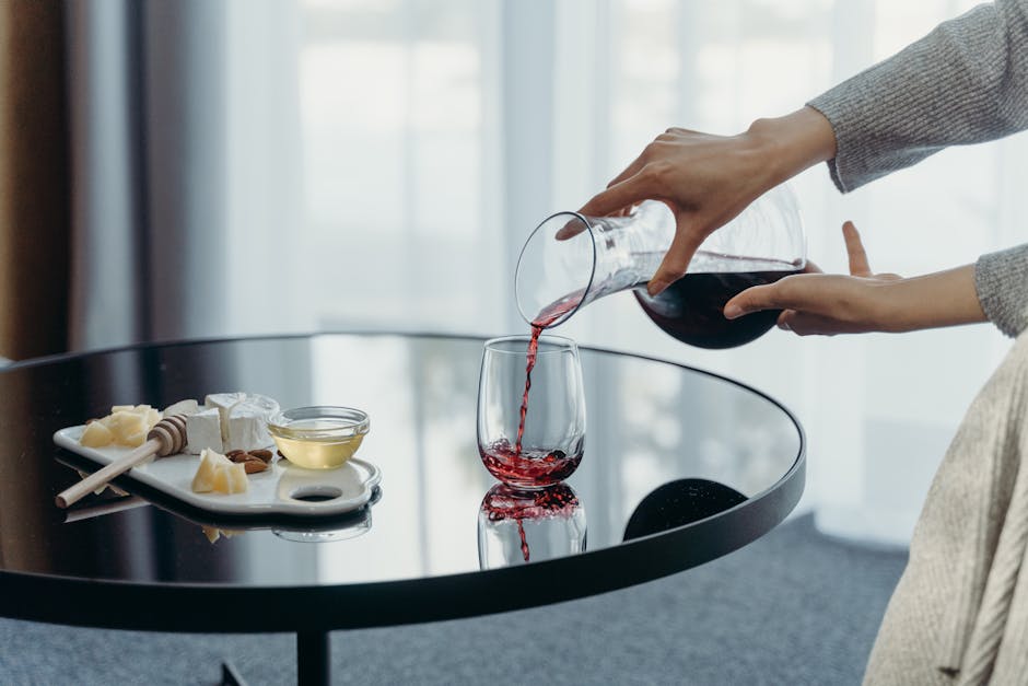 Degustazione di vino rosso durante un evento culturale